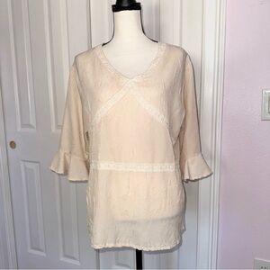Donnaio lightweight vneck long bell sleeve cream/tan blouse, size M/L
